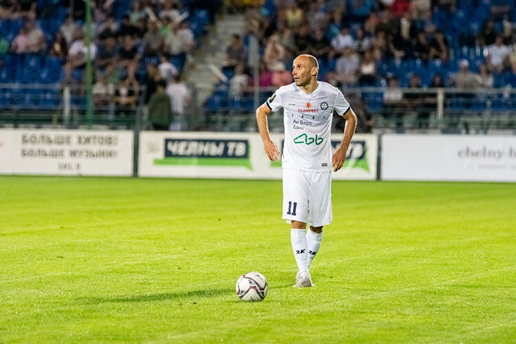 Александр Гаглоев: «Даже если у клуба маленький бюджет, это не значит, что в состав берут кого попало. Просмотр футболистов был, удалось выбрать качественных игроков. И матчи показали, что эта селекция сработала: футболисты собрались хорошие, могут добиваться результатов»