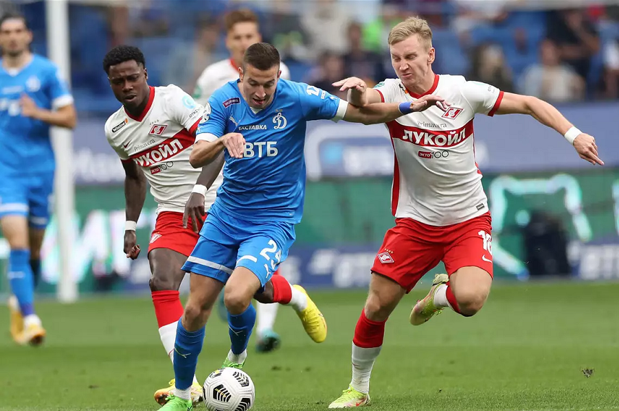 Фото из интернета. Прорыв Дениса Макарова.