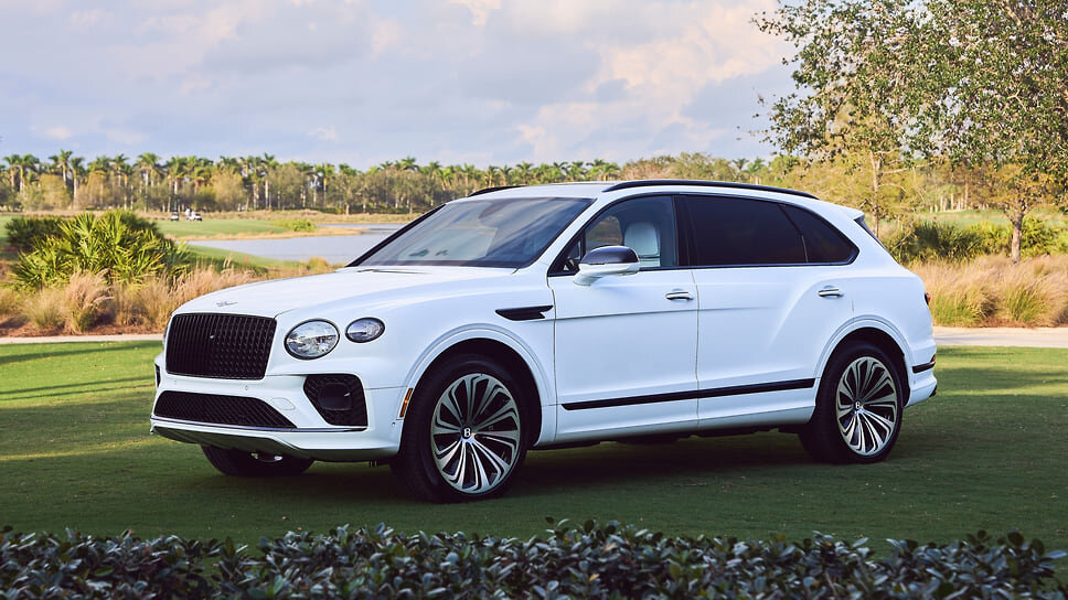 Фото: Bentley📷Bentley Bentayga EWB Winter Wine Festival