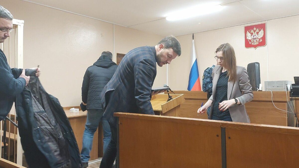     6 февраля в Советском районом суде Нижнего Новгорода состоялись прения по делу экс-министра транспорта Вадима Власова. По мнению прокуратуры, вина бывшего чиновника доказана. Однако сам Власов считает иначе. Подробнее — в материале NewsNN.