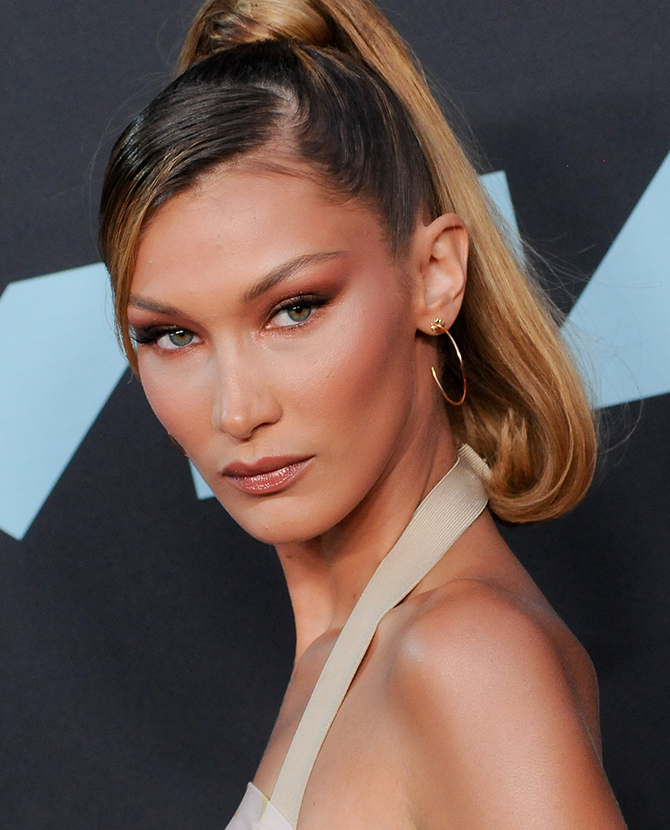 https://www.buro247.ru/beauty/expert/18-oct-2019-bella-hadid-eyes.html
