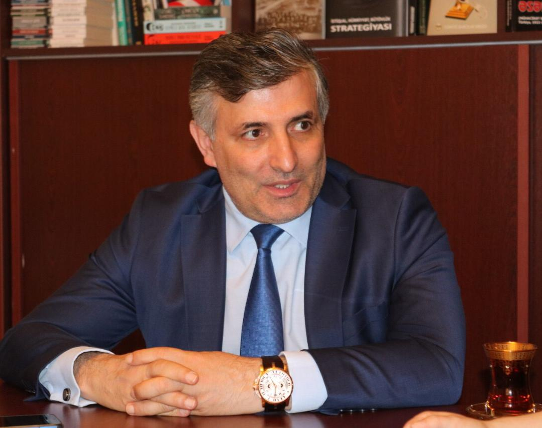 Эльман Пашаев представляет интересы Ефремова в суде