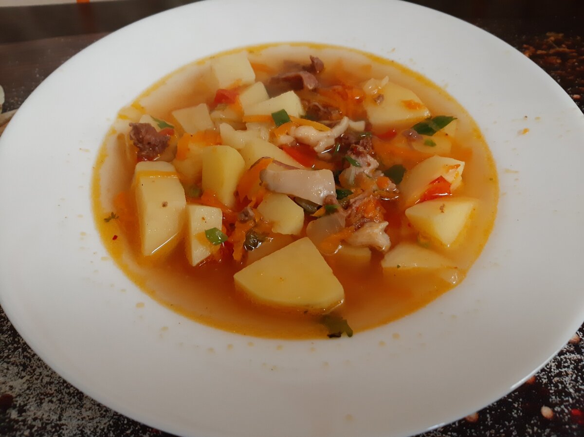 Овощной суп с тушенкой