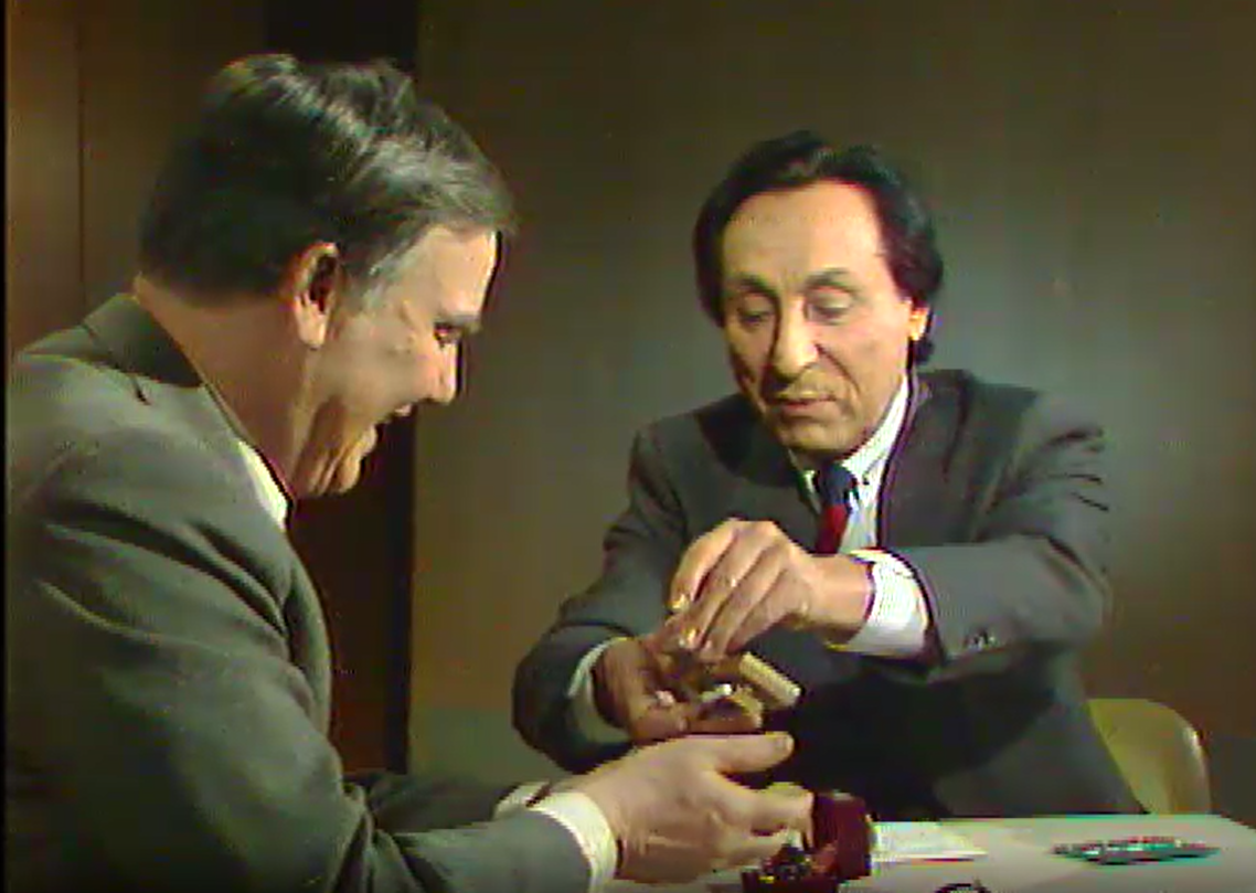 Кадр из программы "Очевидное-невероятное. Курьер" (1985)