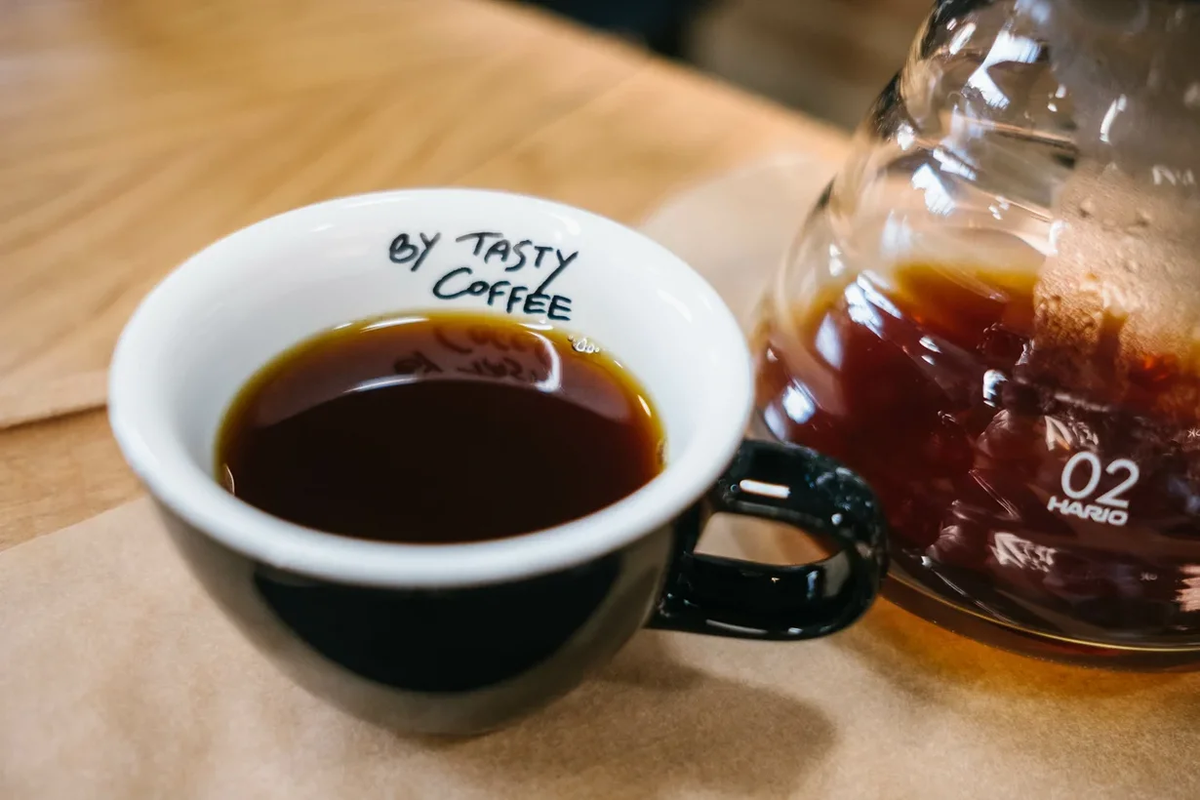 Фильтр помогает получить чистый напиток без примеси мелких частиц кофе 