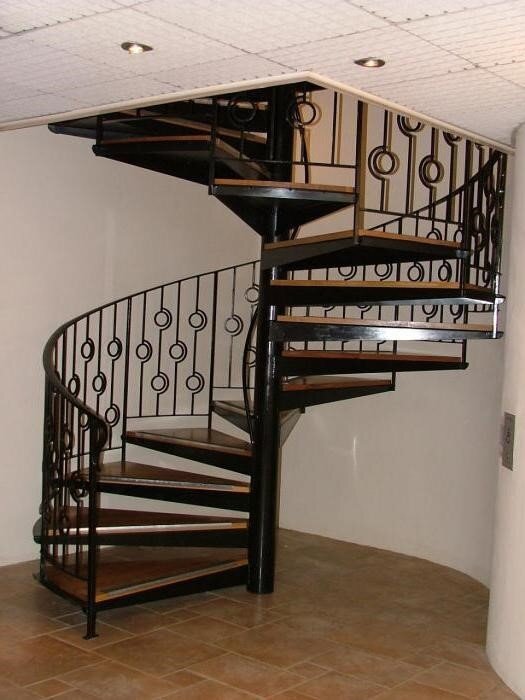 Винтовая лестница своими руками из металла чертежи. Преимущества и недостатки