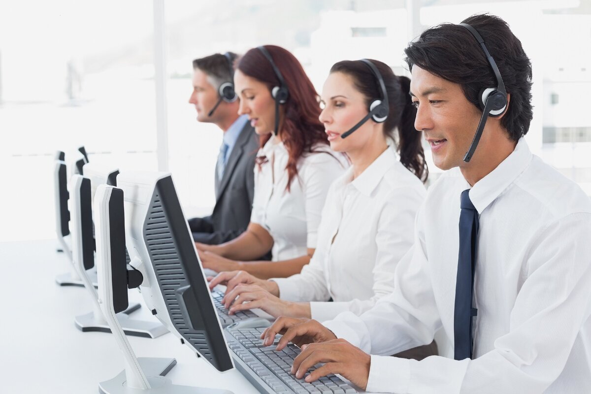 Call center. Колл центр. Контакт центр. Сотрудник колл центра. Круглосуточный колл центр.