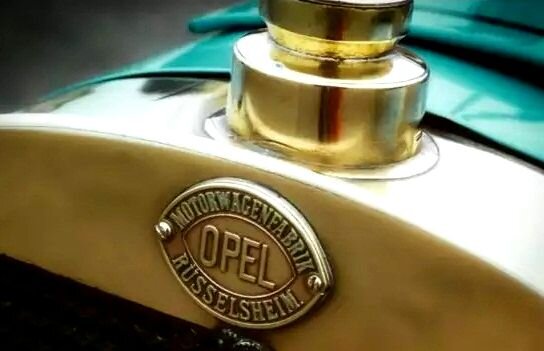 Логотип Опеля 100 лет назад