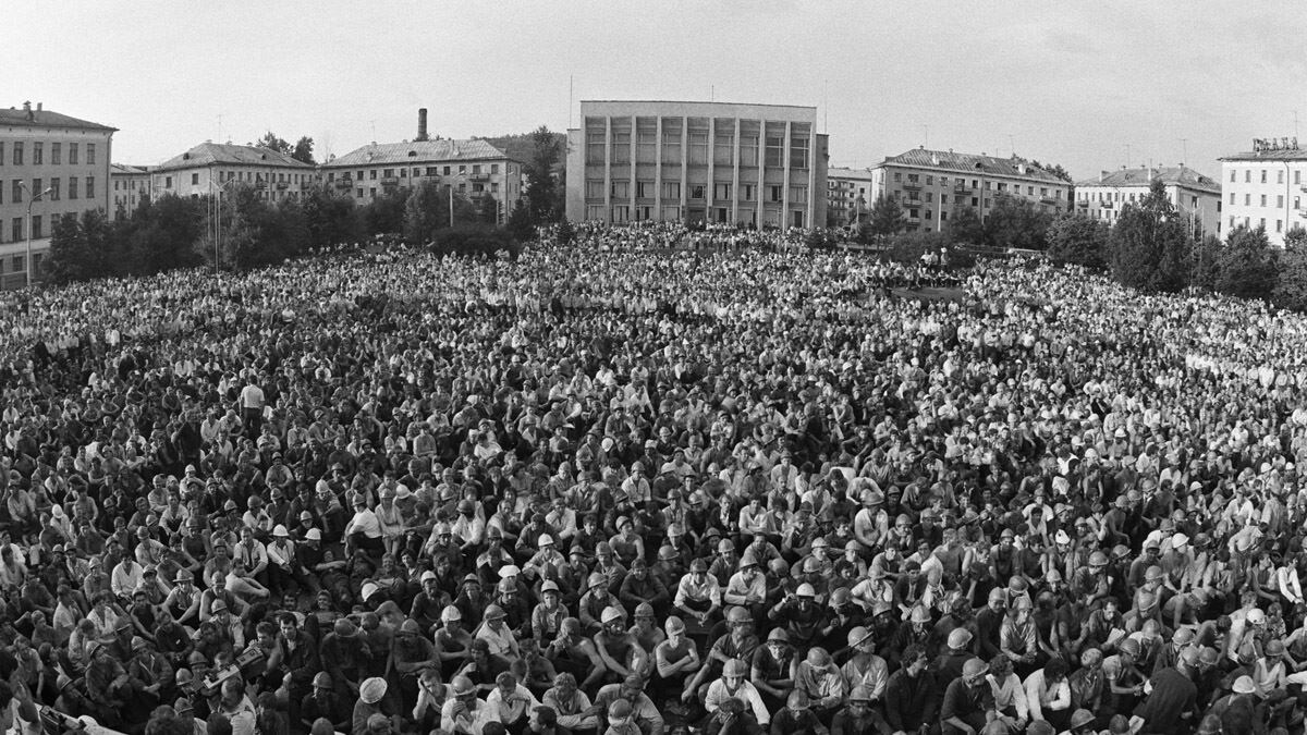 С забастовок кузбасских шахтёров в конце 1980-х годов начался окончательный демонтаж советской власти 