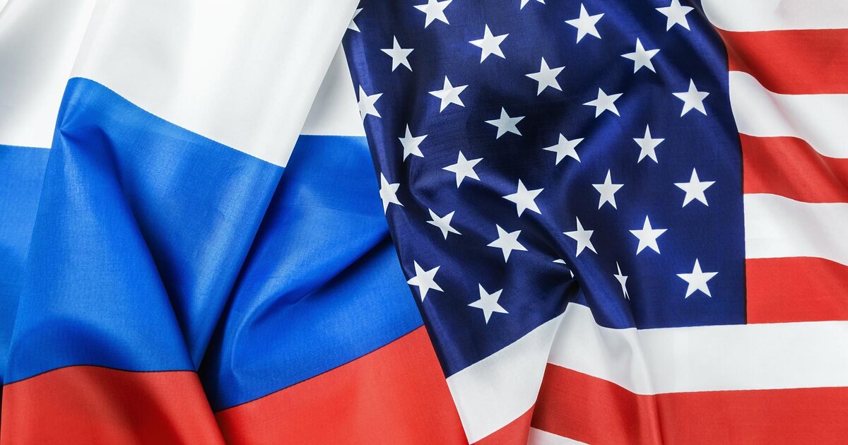 Флаги России и США