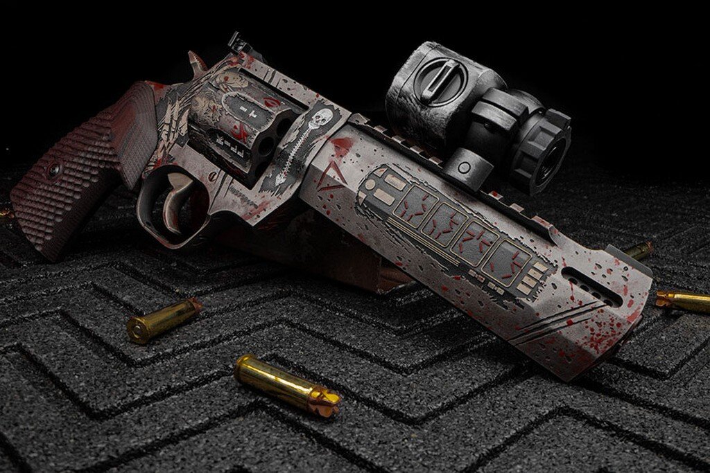 Револьвер Taurus Raging Hunter Predator калибра .357 Magnum