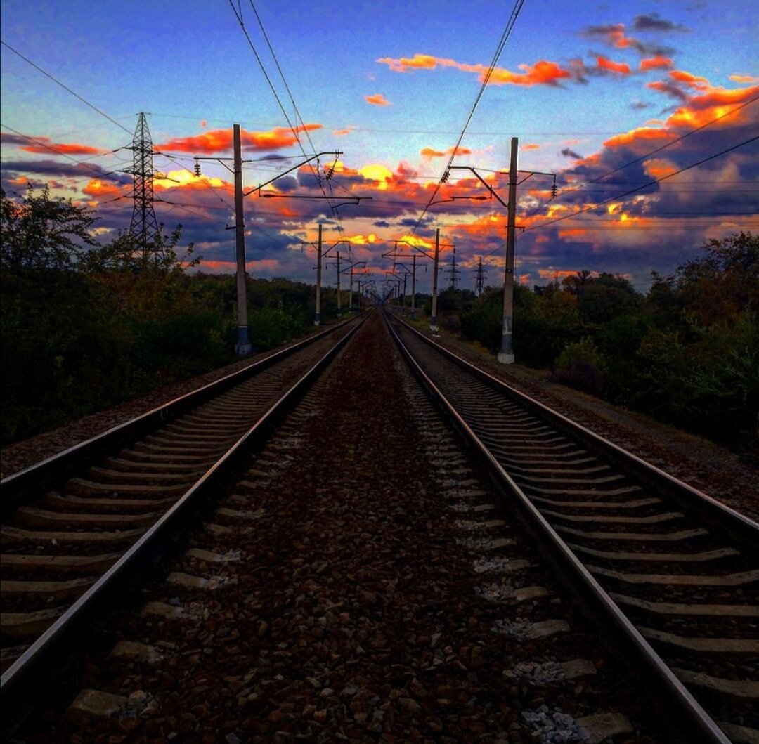 Ж/Д путя, недалеко от нового вокзала 