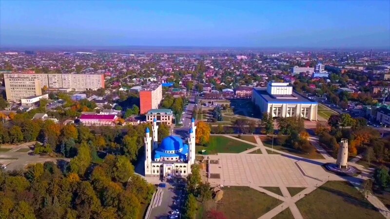 Майкоп видео. Столица Адыгеи Майкоп. Республика Адыгея столица Майкоп вид сверху. Мечеть Адыгея Майкоп. Соборная мечеть Майкопа Майкоп.