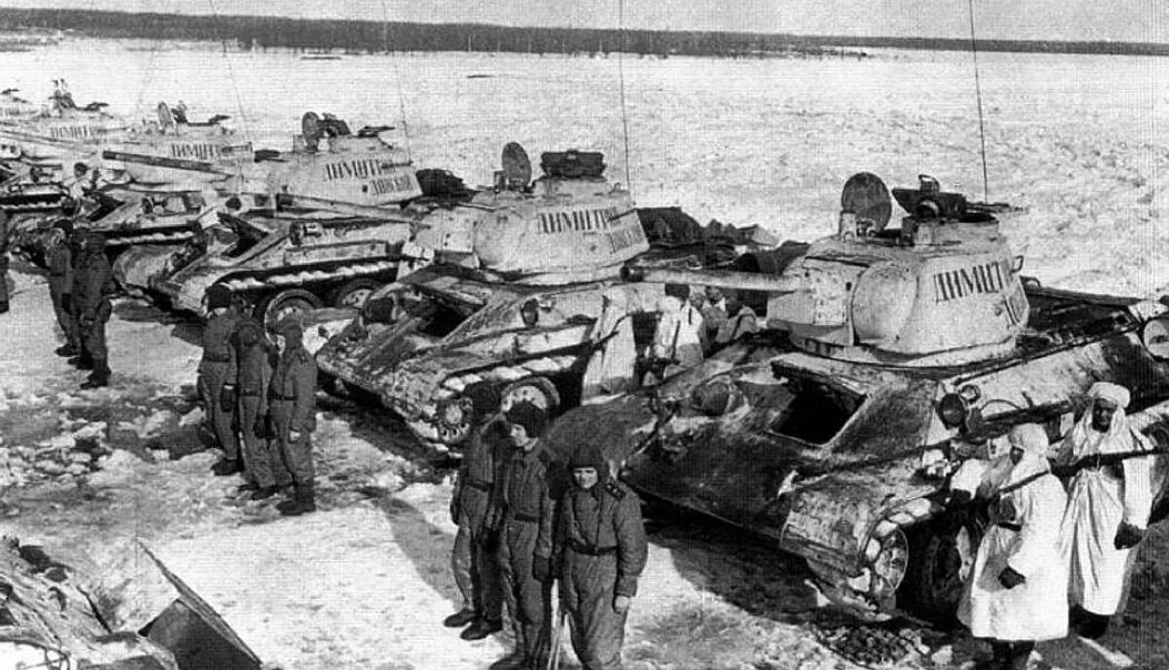 Танки Т-34 "Димитрий Донской"