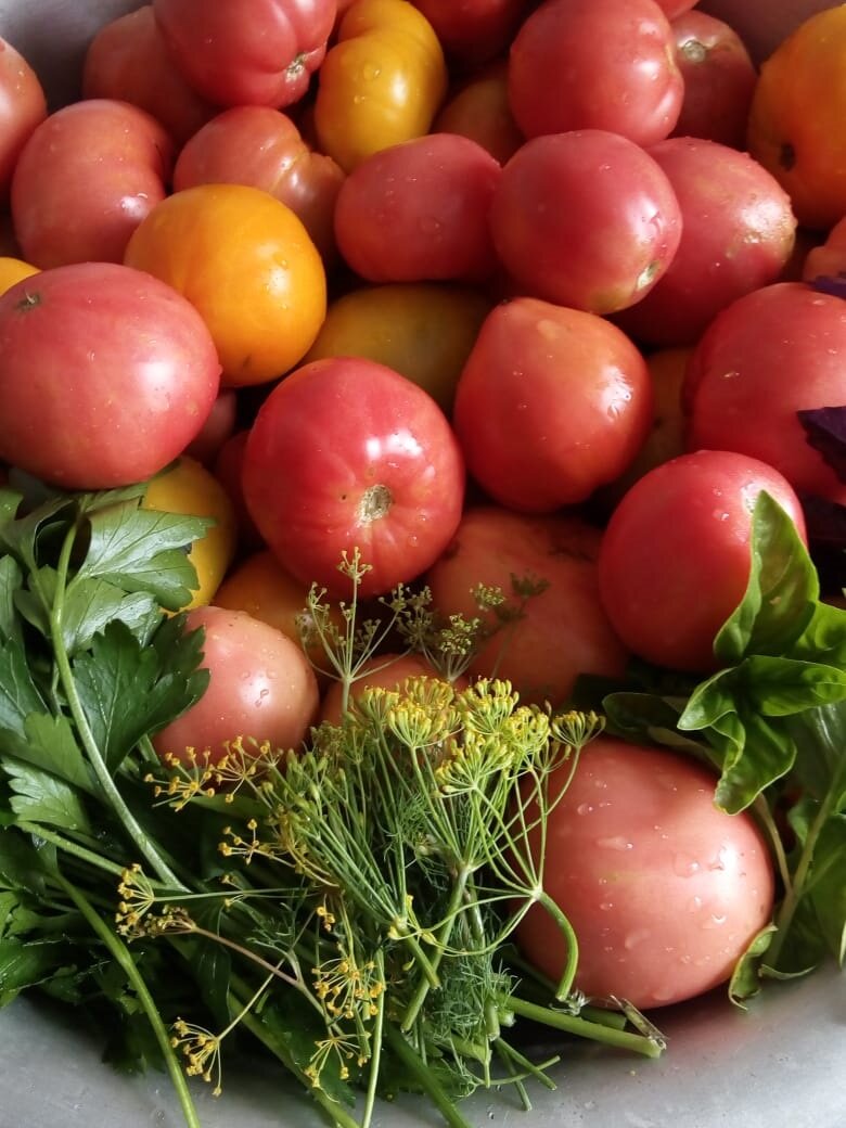 Помидоры тщательно мою