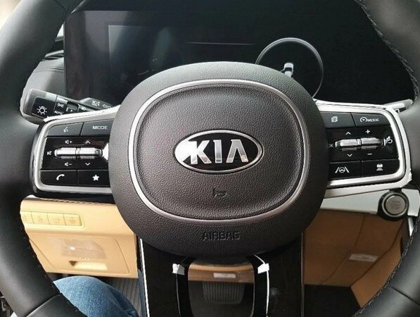 Новый четырехспитцевый  руль