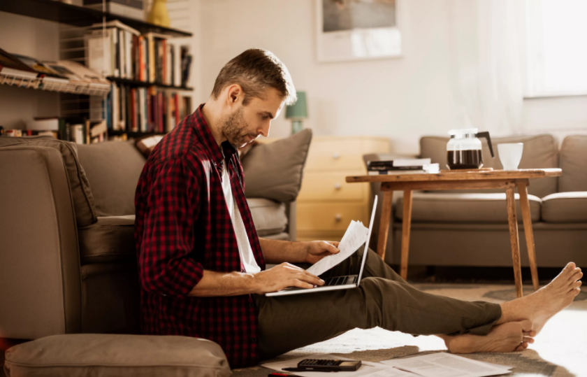 Иллюстрация взята с Яндекс картинки: https://yandex.ru/images/search?from=tabbar&text=%D1%83%D0%B4%D0%B0%D0%BB%D0%B5%D0%BD%D1%89%D0%B8%D0%BA&pos=5&img_url=https%3A%2F%2Fkislovodsk-kurort.org%2Fuploads%2F22092018%2Fblog-man-applying-at-home.jpg%3F1591773661171&rpt=simage