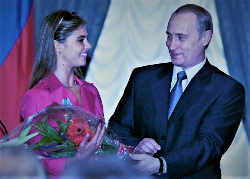 "Я Люблю Владимира!". Кабаева призналась, что родила еще одного ребенка. Рассказала о своих новые отношениях. Назвала имя отца 