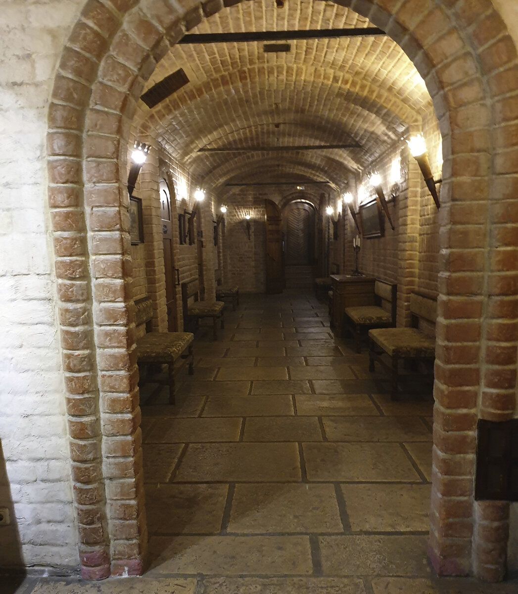 "Старая Башня", коридор к лифту.