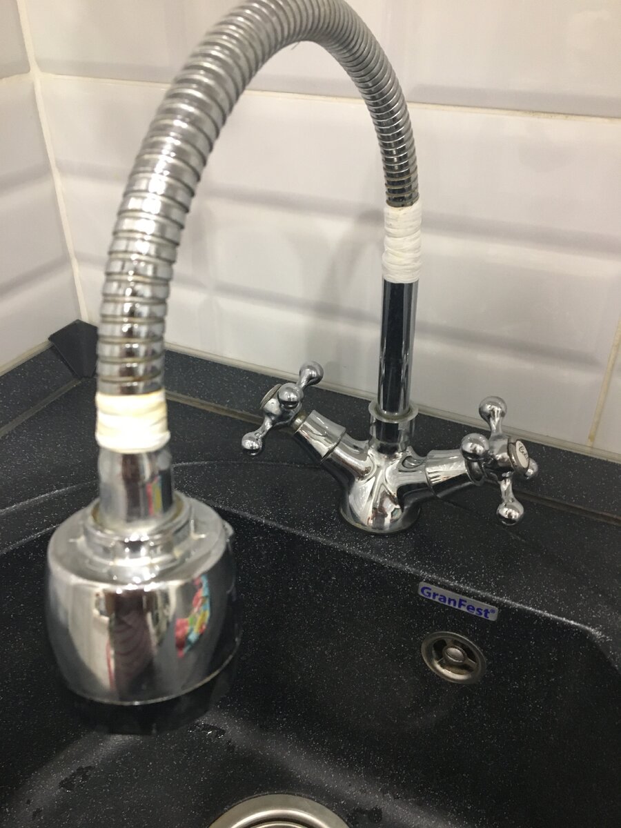 Вот так временно своими усилиями решила устранить течь