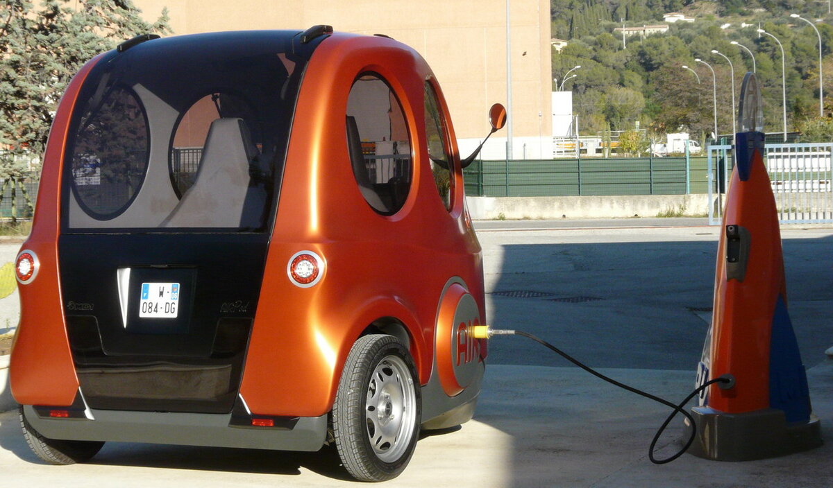 © gazettereview.com