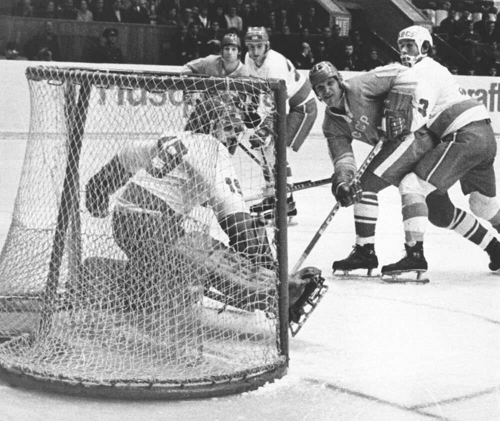 СССР-Польша. Валерий Харламов и Владимир Петров разрывают оборону сборной Польши