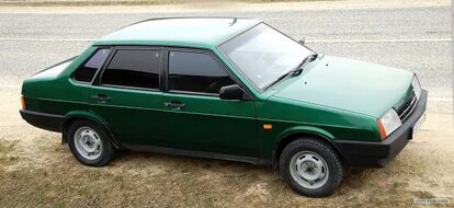 
Когда в 1985-м конструкторы АвтоВАЗ чертили первые схемы и строили первые макеты нового автомобиля, вряд ли они могли предположить, что новый ВАЗ 2109 и его предшественник ВАЗ 2108 станут настолько популярны в народе. Водители-профессионалы прозвали Восьмерку «Зубилом» за жесткие и четкие формы кузова, а девятку очень полюбили первые рэкетиры начала 90-х.
