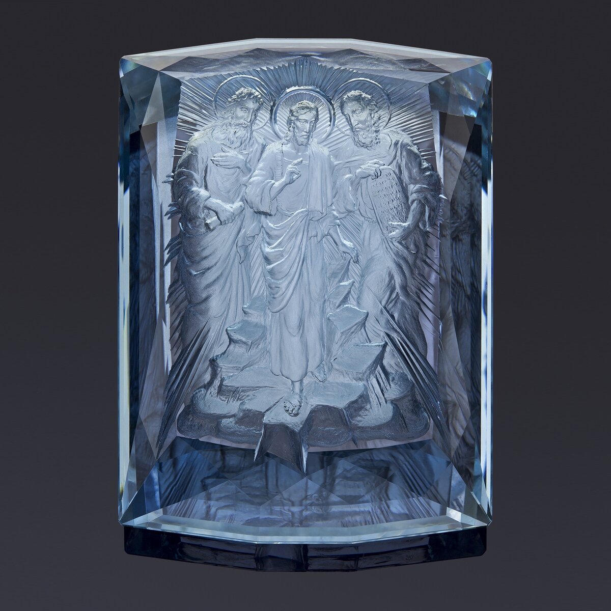 Фото взято с сайта Argentov.ru . Инталия на топазе весом 361 карат.