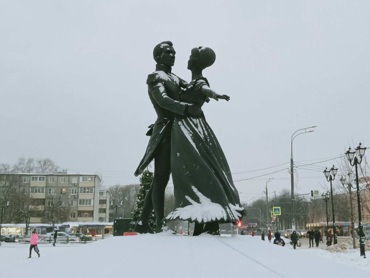 Подольск. Памятник Л.Н. Толстому. Фонтан 