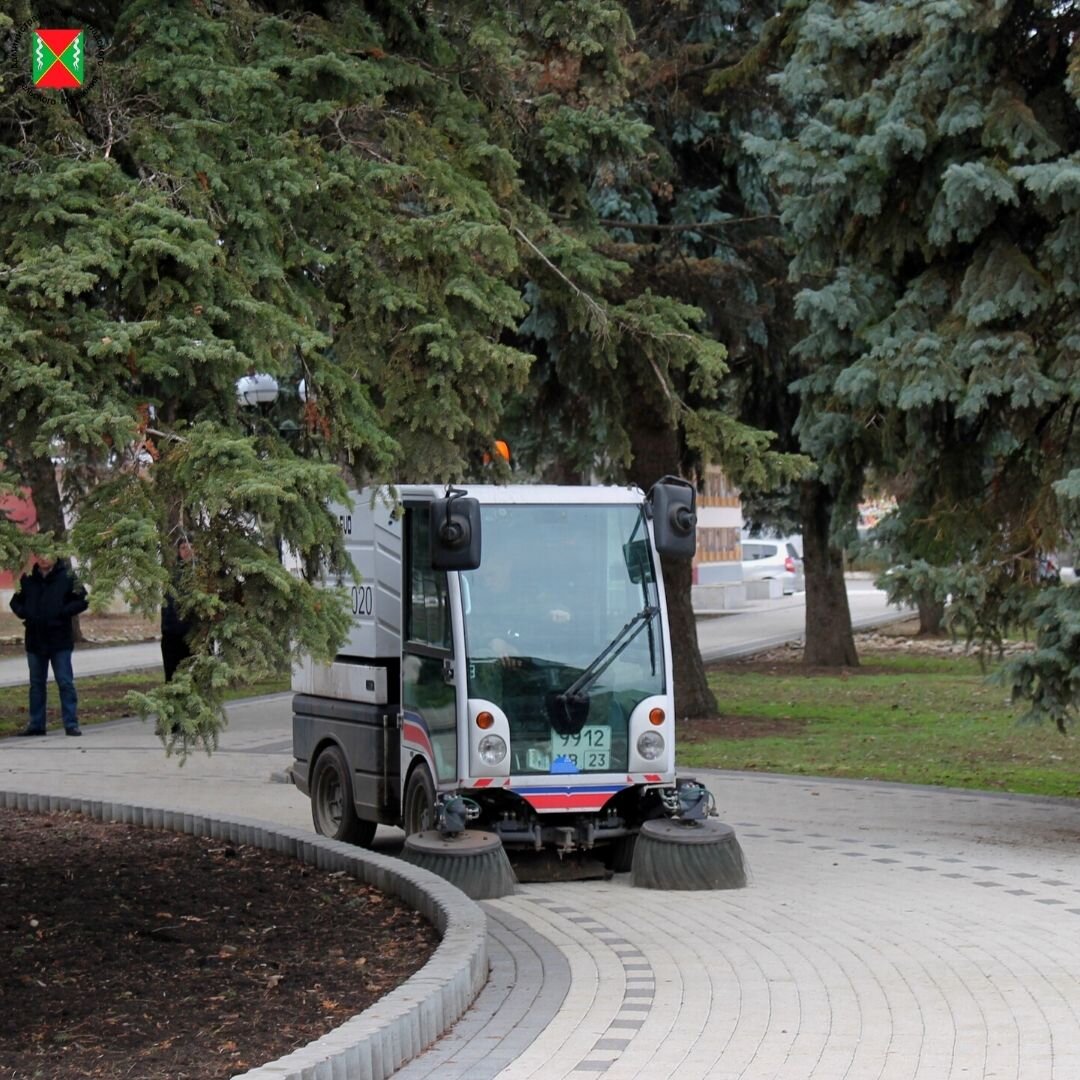 Очистка проезжей части и тротуаров | Администрация Ленинградского сельского  поселения | Дзен