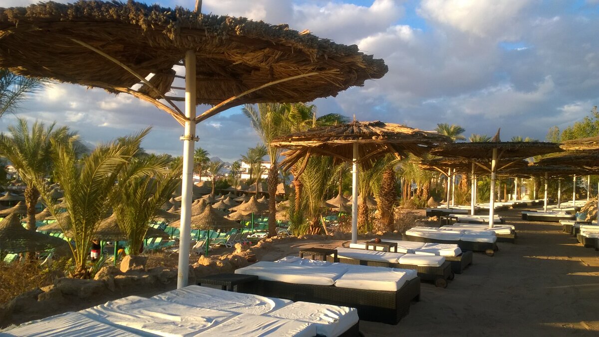 Royal  Holiday Beach Resort & Casino  5*