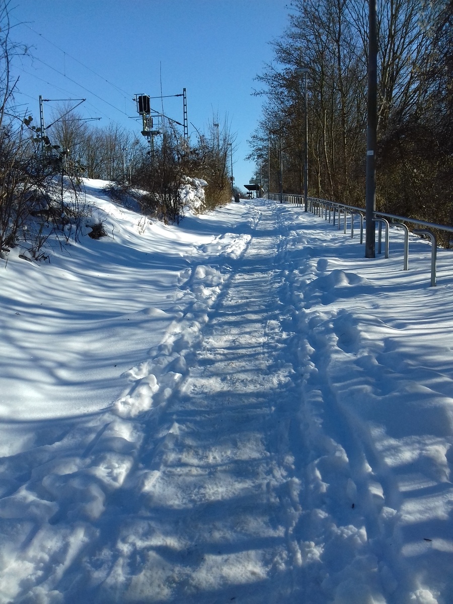 Ещё одна тропинка к другой платформе. Красиво, легко дышится!