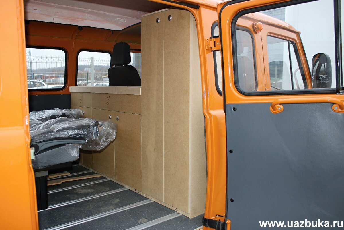 Мебель еще не в окончательном варианте, а только для примерки