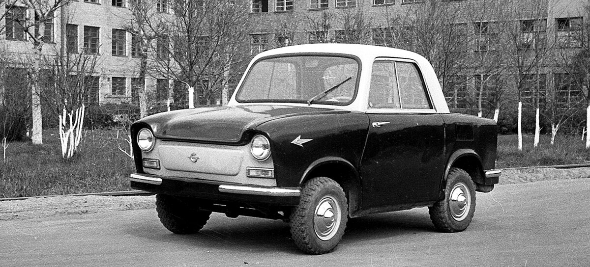 НАМИ-031 - опытная машина, на ее базе хотели создать массовый малолитражный автомобиль повышенной проходимости