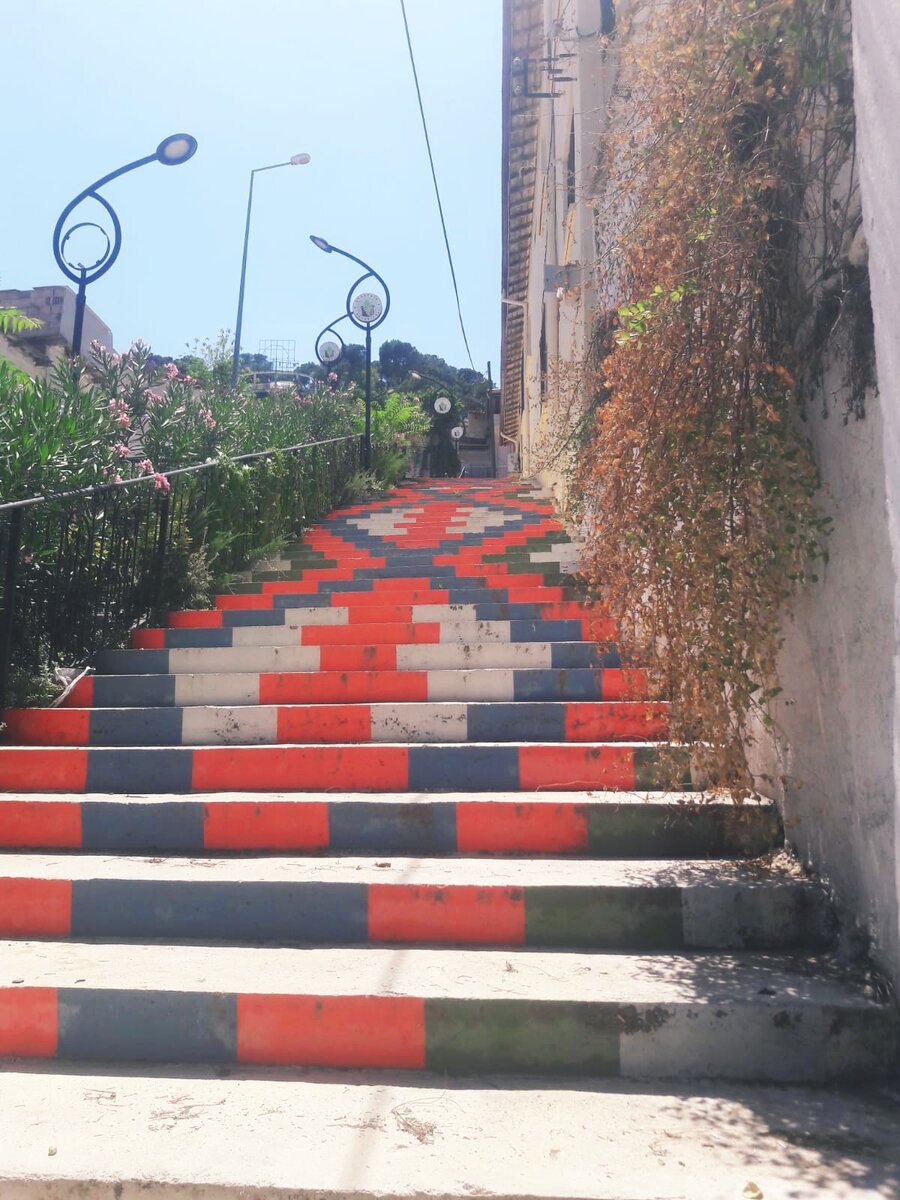 Цветной мост по дороге к Филадельфийской церкви. Фото автора.