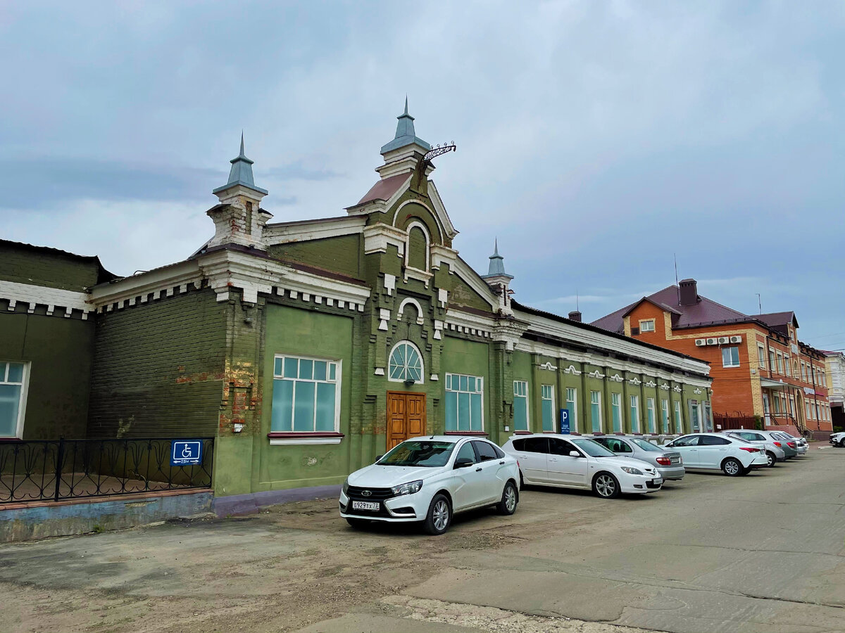 Нарядные дома малых городов России: здание драмтеатра им. А.Н. Островского  в Димитровграде | Под зонтиком | Дзен