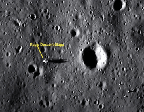 Фотография из индийской презентации и снимка LRO M102014464R от 12.07.2009г. совмещенные в GIF анимацию, для сравнения.