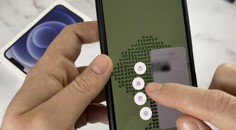 Иконка при помощи которой включается функция разделения экрана, под ней находится иконка включения функции приложения в окне.