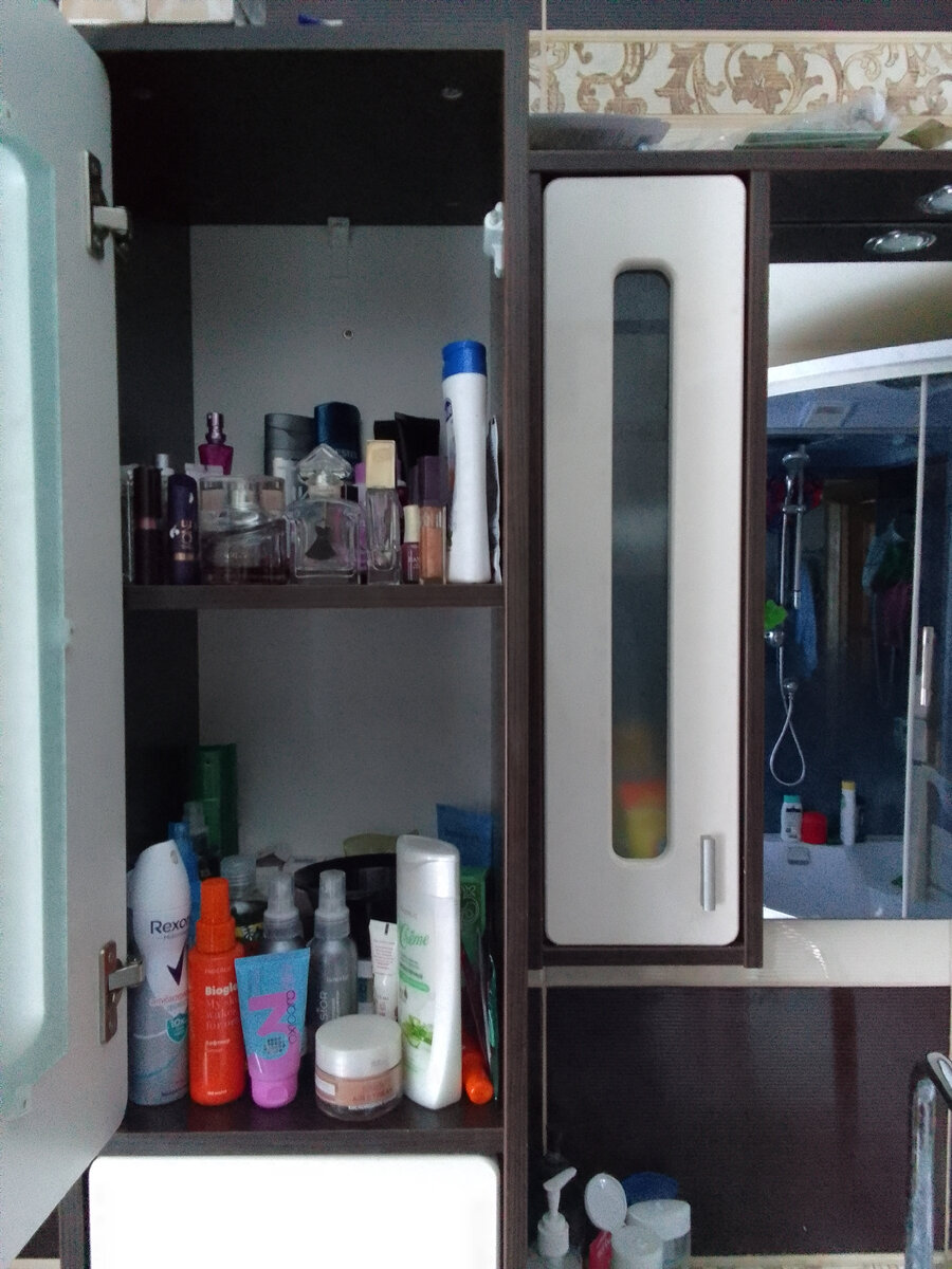 Всего лишь один шкафчик в ванной...