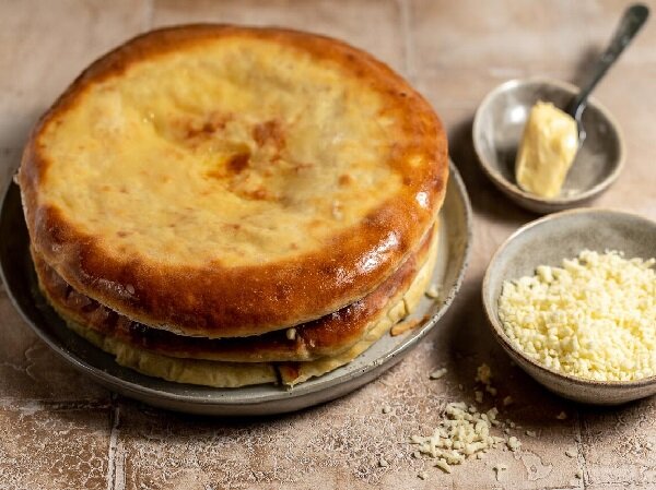 Рецепт осетинского пирога с сыром, курицей и картошкой