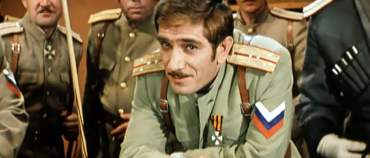 Кадр из кинофильма "Новые приключения неуловимых", 1968 г., режиссер Эдмонд Кеосаян, сценаристы Эдмонд Кеосаян, Артур Макаров, композиторы Борис Мокроусов, Ян Френкель (скриншот)