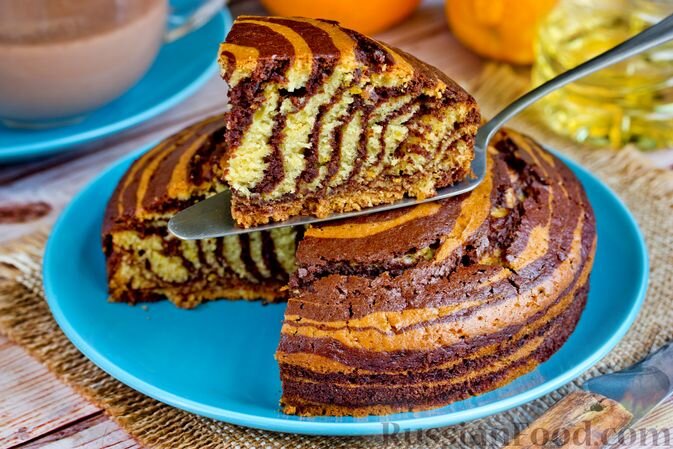 Торт зебра сметанник. Постная зебра. Торт зебра. Манник зебра. Пирог зебра с манкой и сметаной.