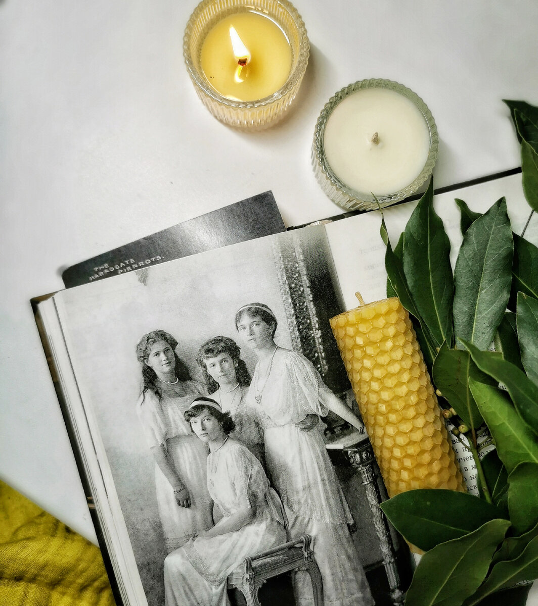 В книге много иллюстраций, фото