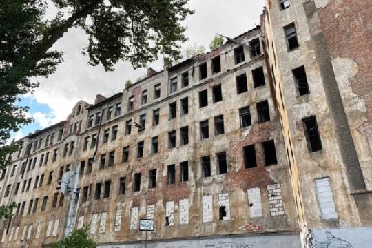    Замороженный и заброшенный