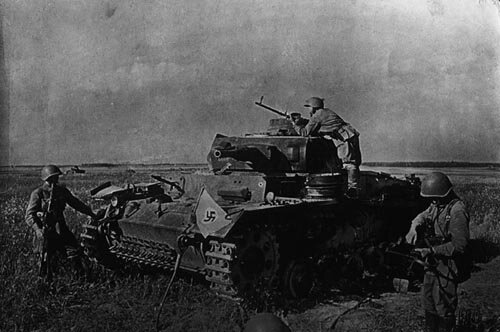 Подбитый немецкий танк под Могилевым, Смоленское сражение.