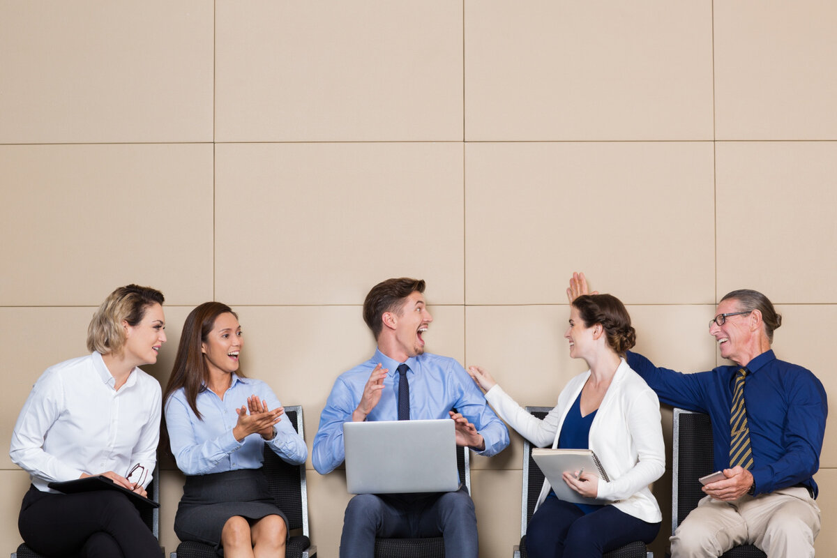 Источник фото: <a href='https://www.freepik.com/photos/happy-employee'>Happy employee photo created by katemangostar - www.freepik.com</a>