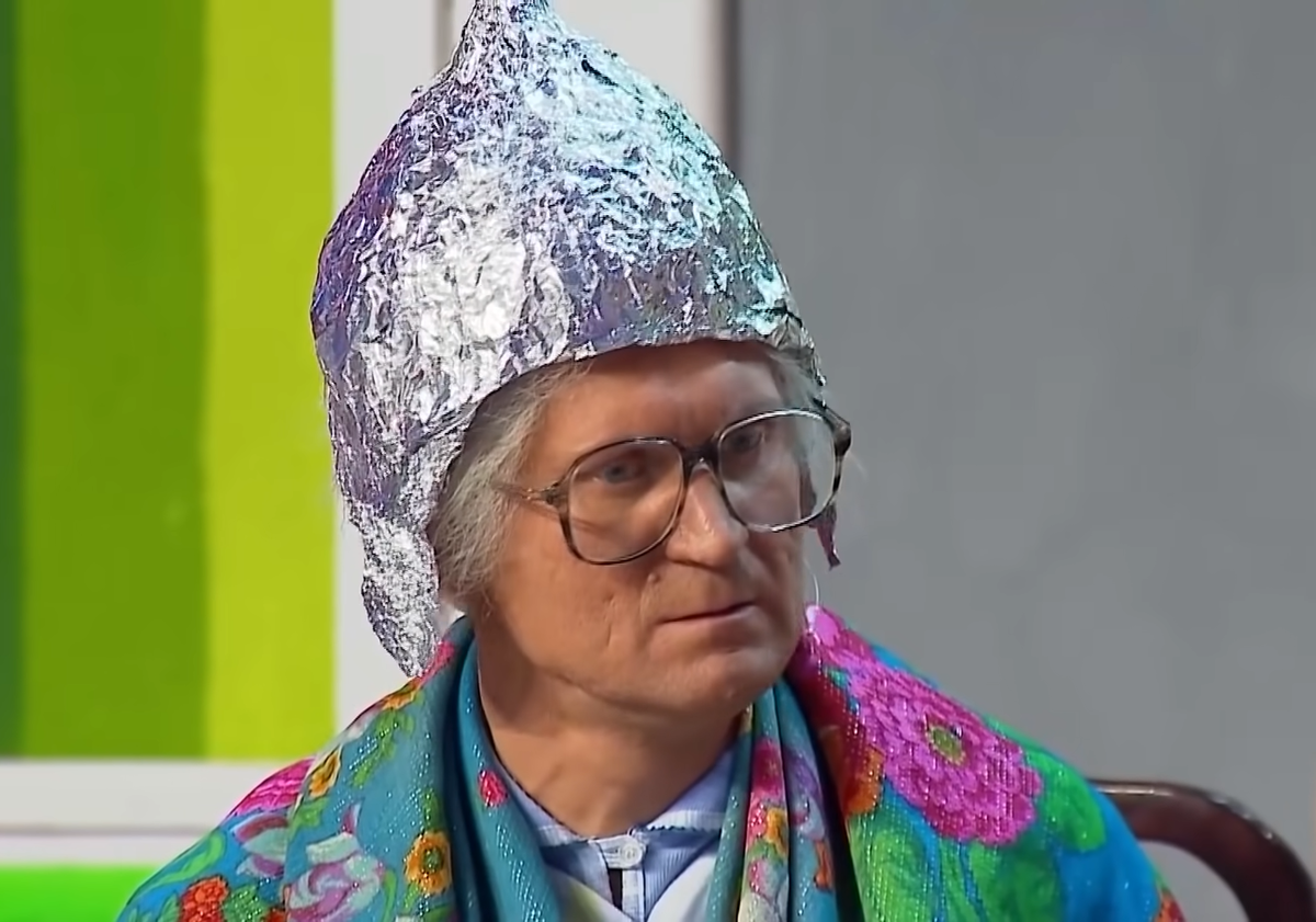 А у вас есть такая шапочка из фольги?