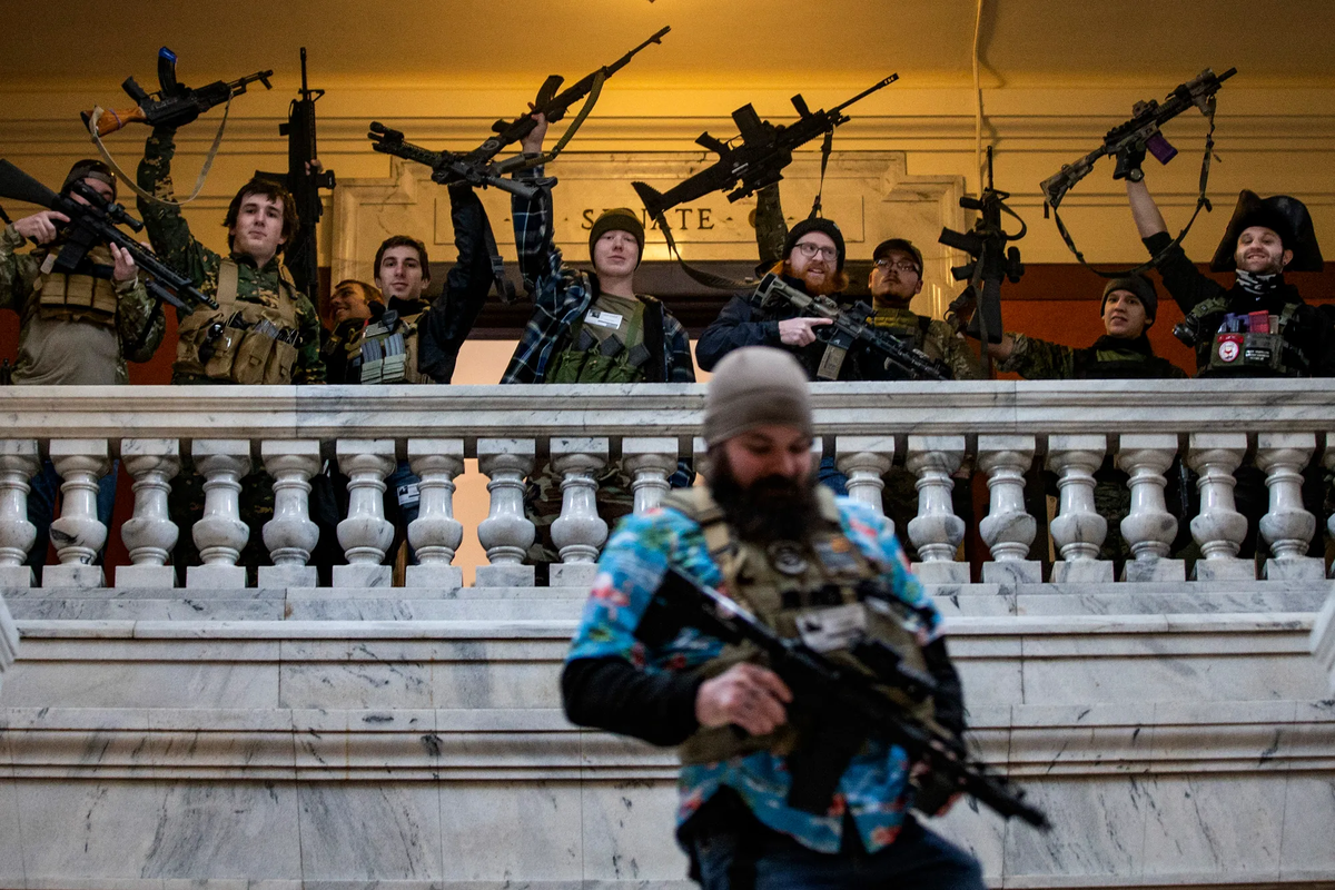 В эти дни, в США