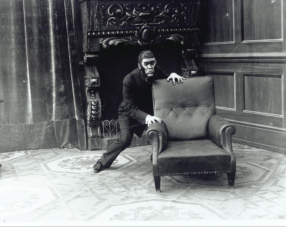 Алвин Нойс в роли мистера Хайда