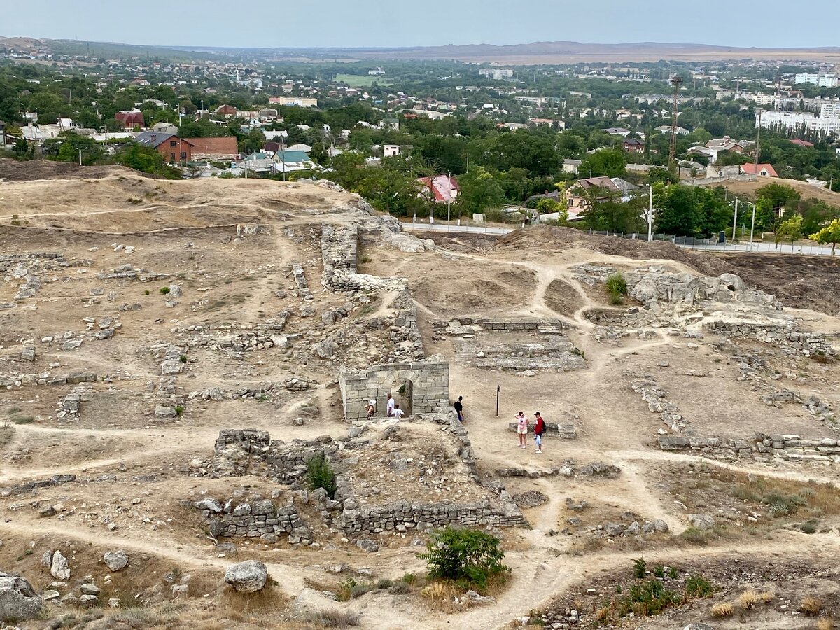 Керчь самый старый город. Самый старый город в россии керчь. Самый старый город в россии керчь. Пантикапей в керчи. Древний город пантикапей в керчи.